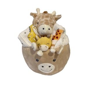 Giraffe Baby Newborn Basket 3/6 M Pajamas Blanket Lovey Rattle & Storage Basket